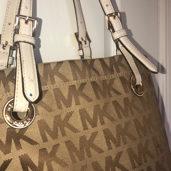 Michael Kors Purse - Picture 5 of 8